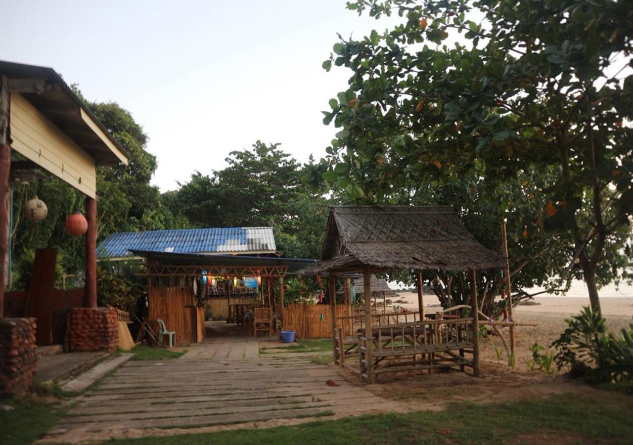 Sun Smile Beach Koh Jum Exterior photo